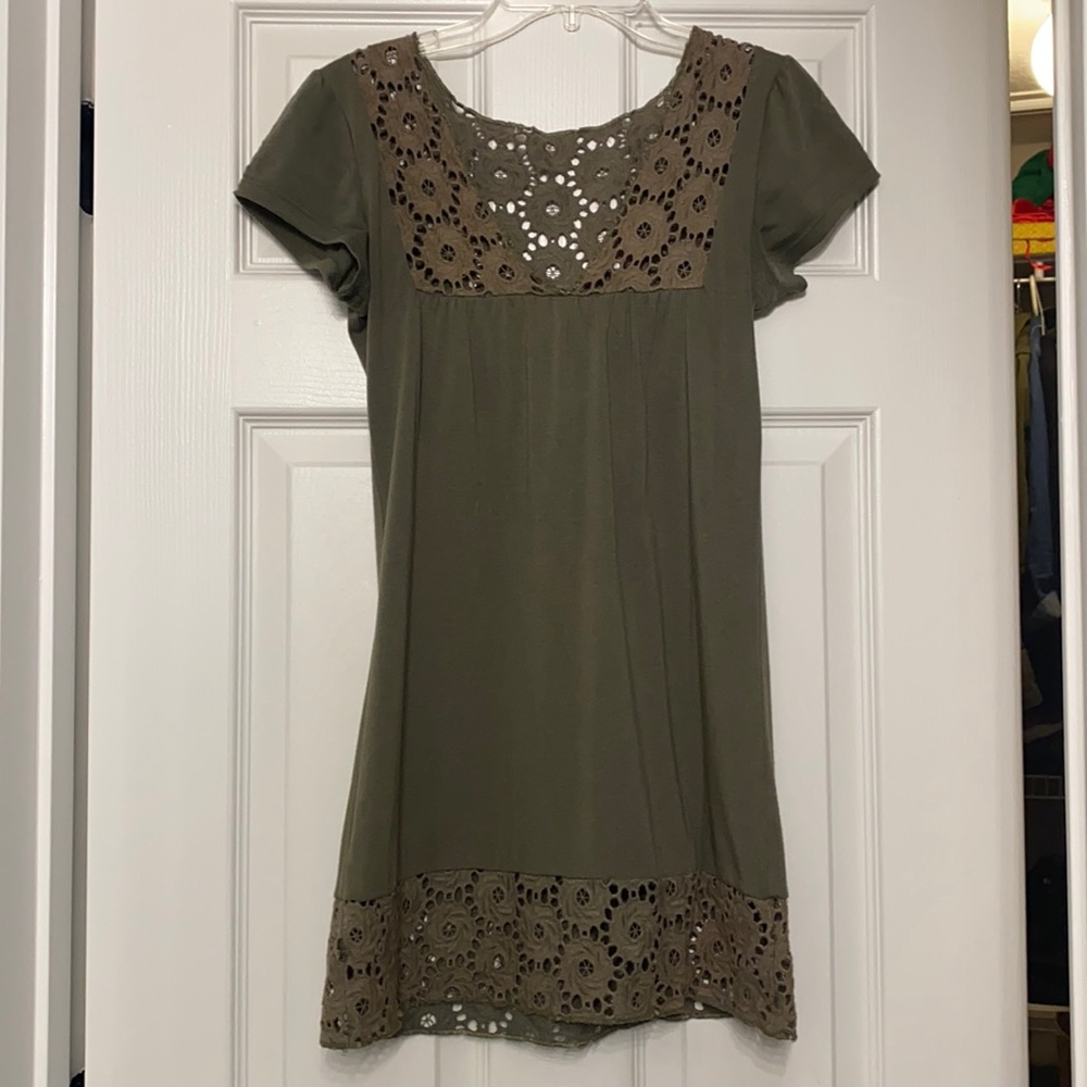 Green lace long tshirt dress
